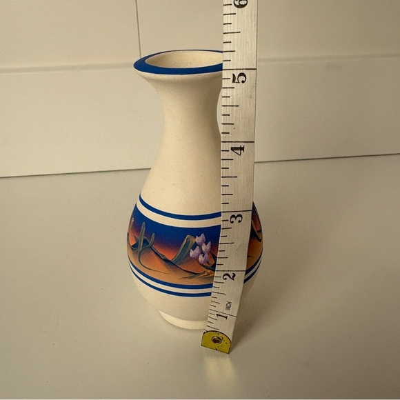 Handpainted Southwestern Desert Bud Vase New West Pottery - Picture 7 of 7